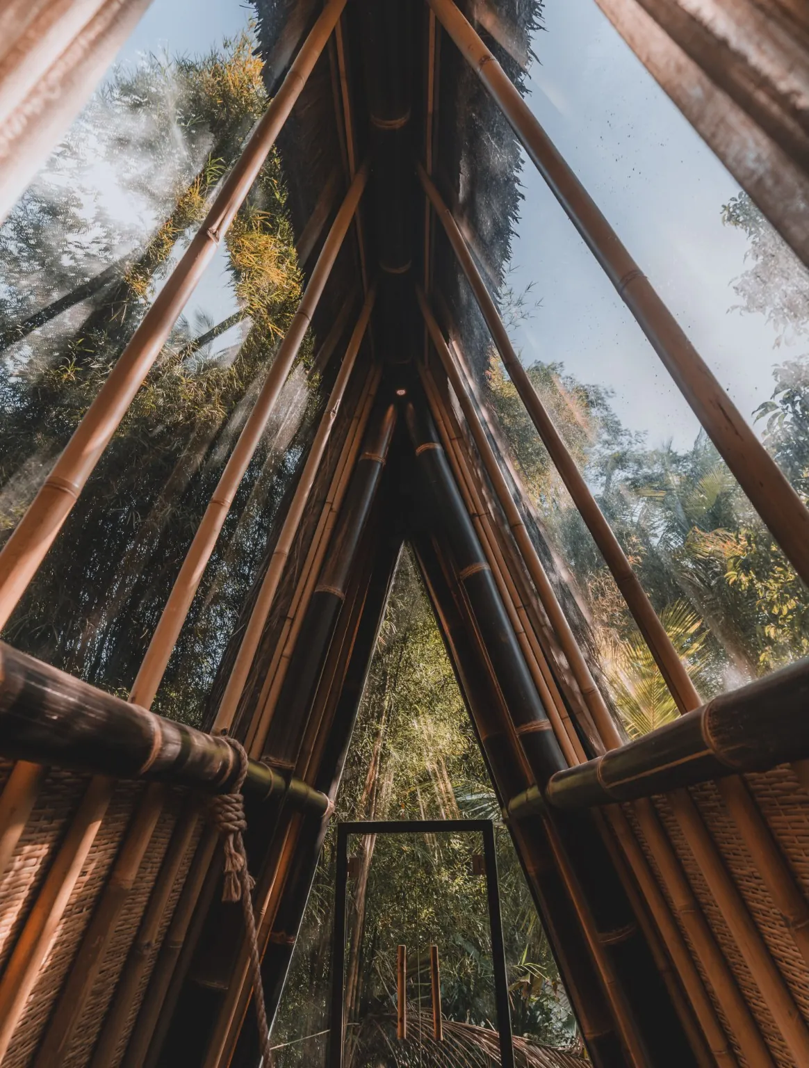 Imagem conceitual de inspiração: arquitetura em bambu e natureza